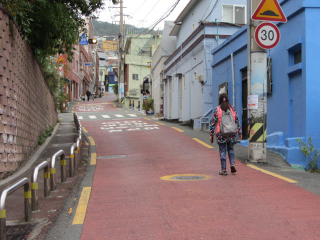 韓國釜山 峨嵋洞 峨嵋路 窄狹羊腸小路