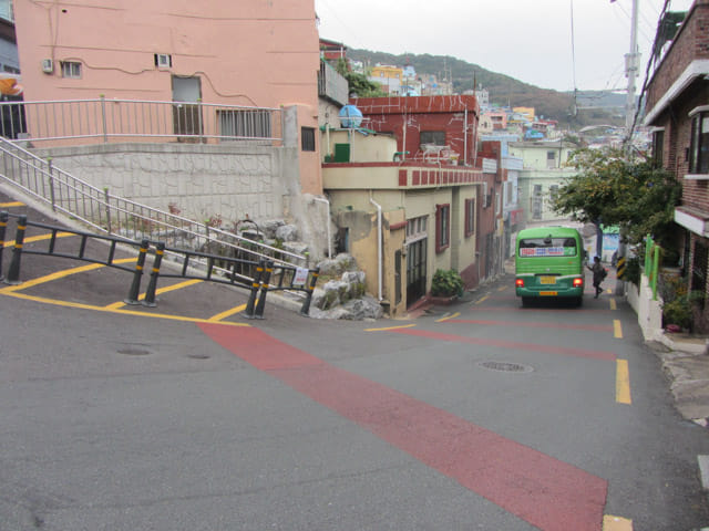 韓國釜山 往甘川洞文化村的2號區間車