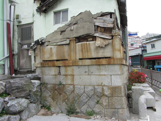 韓國釜山峨嵋洞 碑石文化村