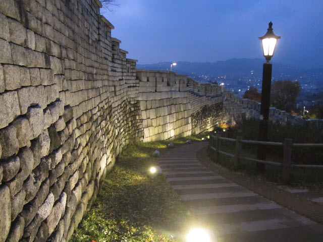 ♦ 韓國首爾 駱山公園 首爾城郭夜色