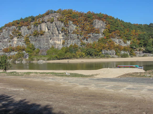 韓國安東河回村 往洛東江對岸芙蓉台 (부용대 Buyongdae) 的小船