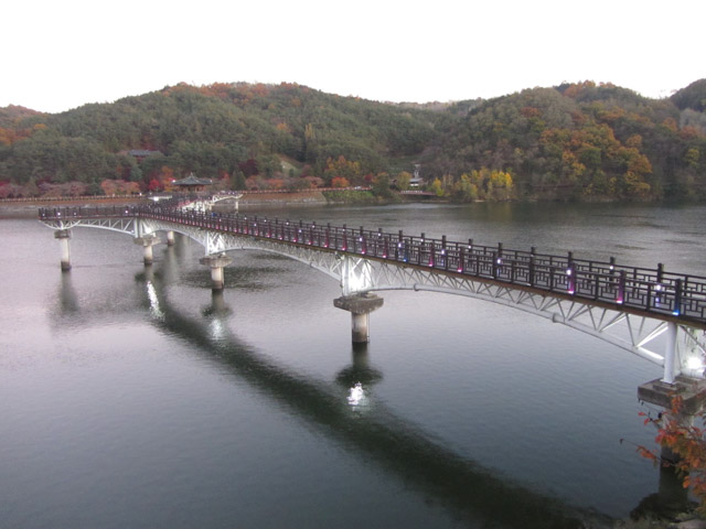 安東月映橋 亮燈時間