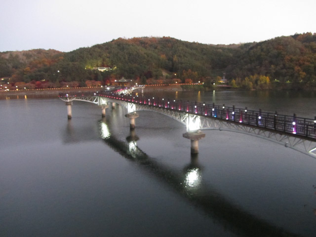 安東月映橋 晚上夜色