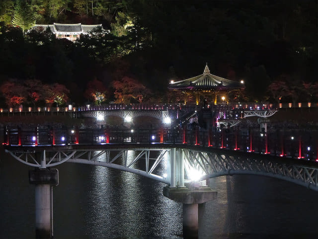 安東月映橋 夜色