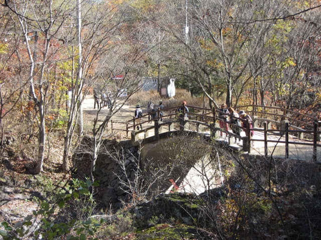 韓國周王山國立公園健行步道 秋天紅葉景色