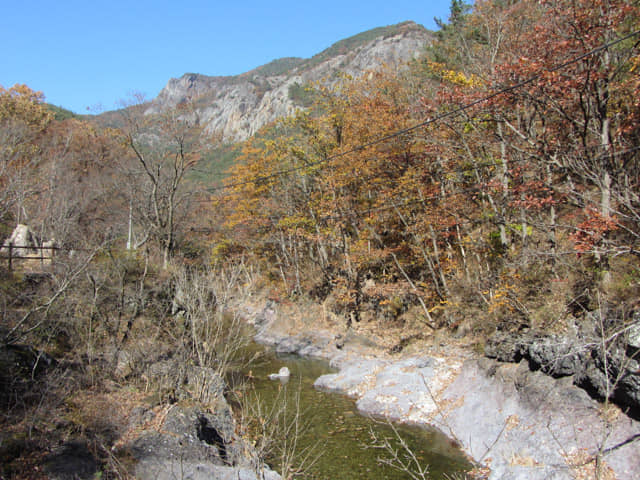 韓國周王山國立公園健行步道 秋天紅葉景色