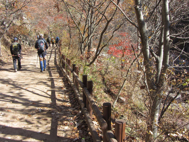 韓國周王山國立公園健行步道 秋天紅葉景色