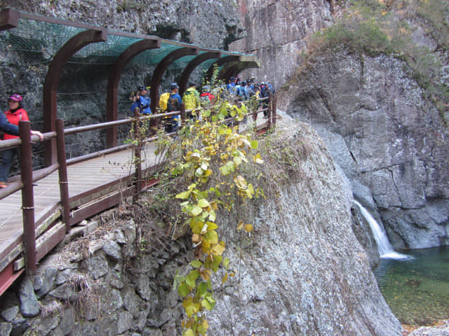 韓國周王山國立公園 第1瀑布 龍湫瀑布 (용추폭포 Yongchu Falls)