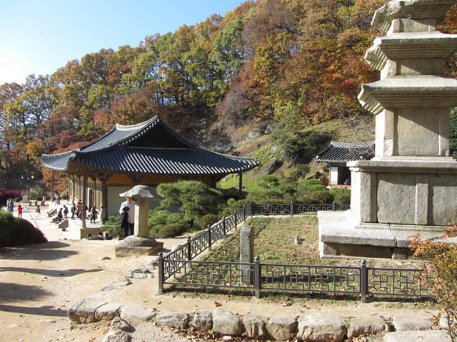 韓國榮州浮石寺 應真殿、慈忍堂登山路入口
