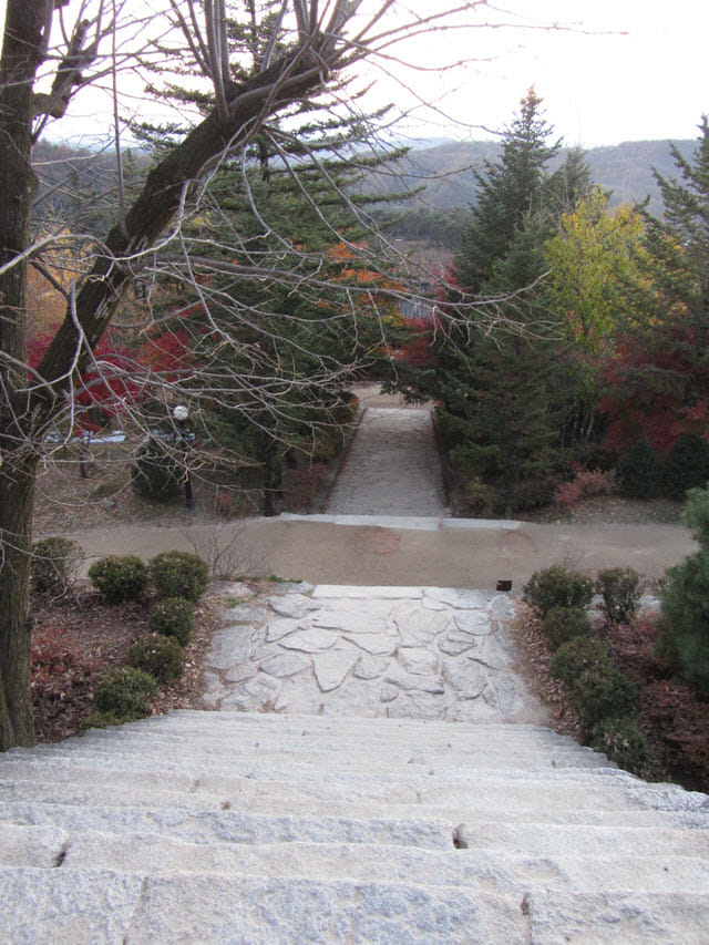 韓國榮州浮石寺 廻轉門 (회전문 / hoejeonmun gate) 石階