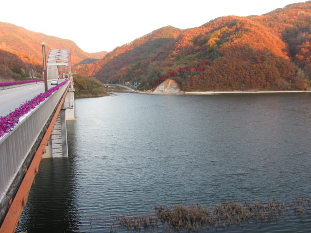 韓國丹陽 南漢江 Gosu 古藪橋 秋天黃昏景色