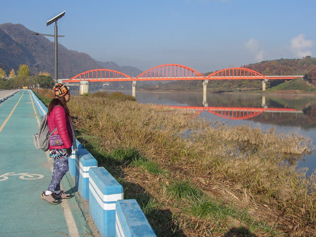 韓國丹陽南漢江 三峰大橋