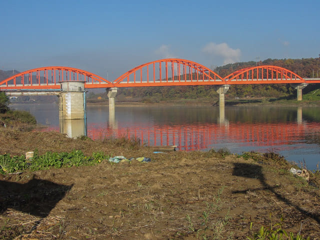 韓國丹陽南漢江 三峰大橋