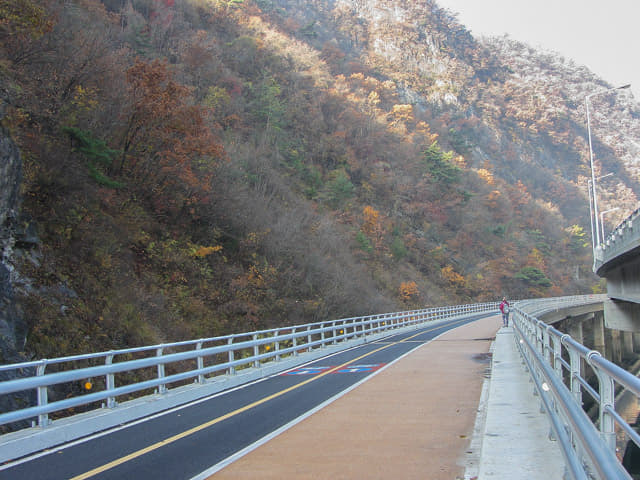 韓國丹陽 沿道田橋步行往島潭三峰