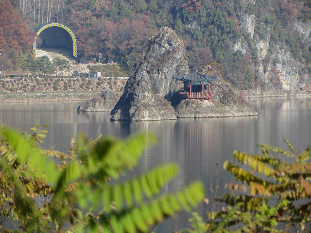 韓國丹陽 島潭三峰 丹陽八景之首