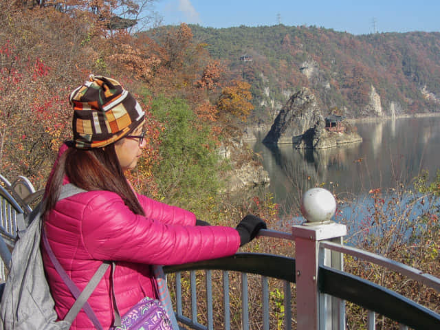 韓國丹陽 島潭三峰 秋天紅葉景色