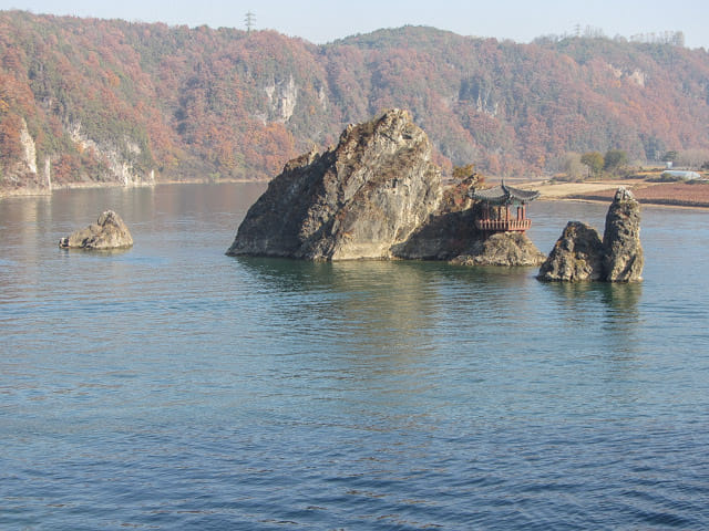 韓國丹陽 島潭三峰