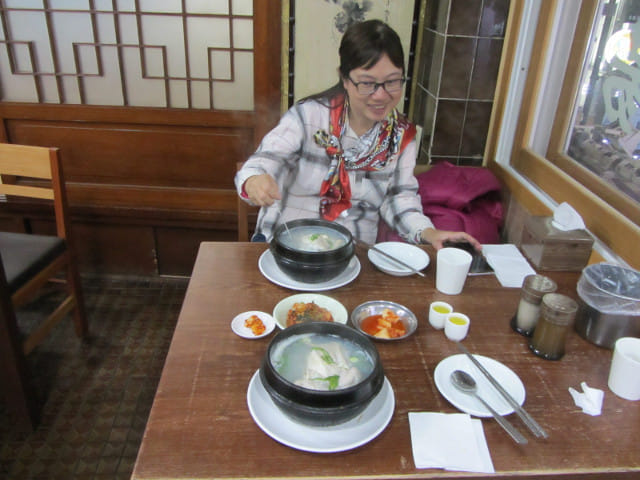 首爾明洞 百濟參雞湯店 參雞湯晚餐