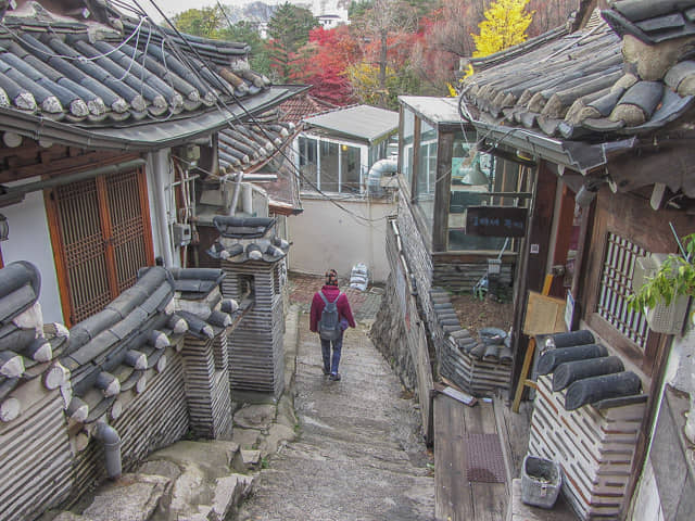 首爾北村韓屋村往三清洞街石階小路