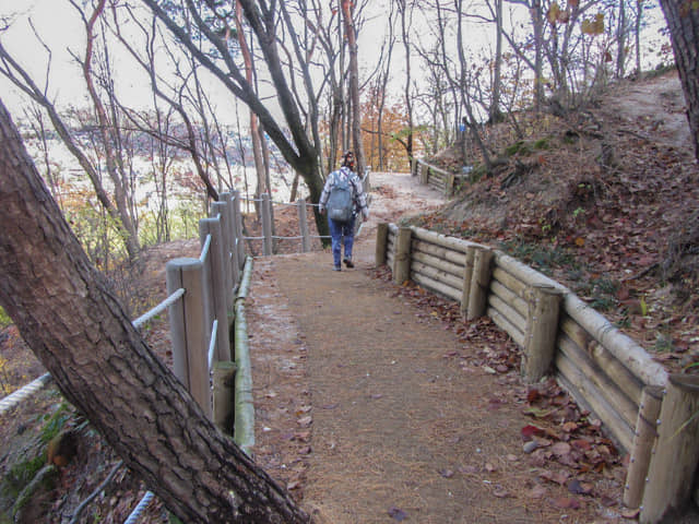 首爾城郭北岳山段 馬岩步行往臥龍公園 (와룡공원 Waryong Park)