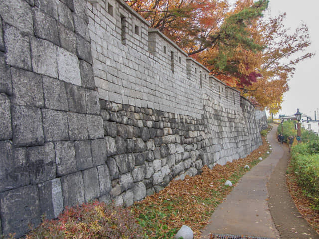 首爾城郭路駱山段 惠化門步行至駱山公園、東大門