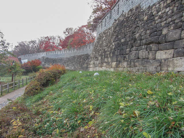 首爾城郭路駱山段 惠化門步行至駱山公園、東大門