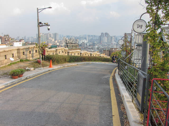 首爾城郭駱山段 駱山公園至東大門